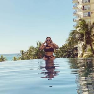 Meet your Posher, Christiane